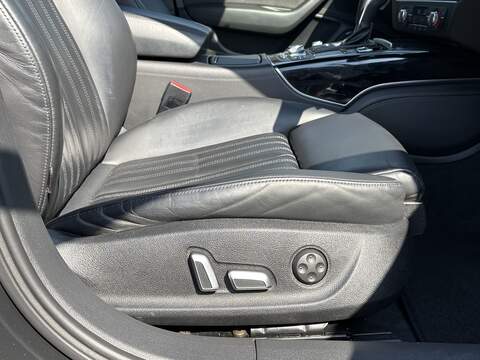 Audi A6 Avant TDI ultra Black Edition - U682