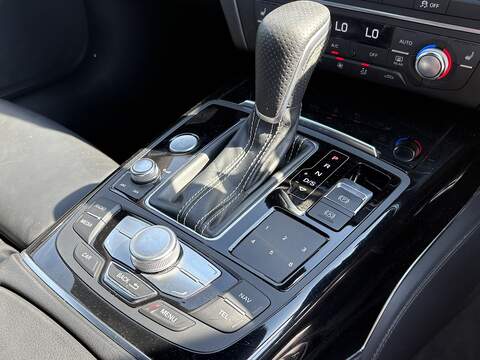 Audi A6 Avant TDI ultra Black Edition - U682