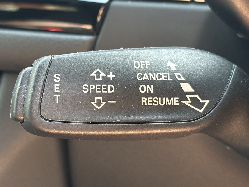 Audi A6 Avant TDI ultra Black Edition - U682