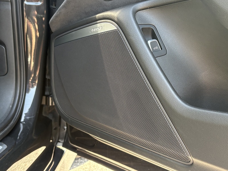 Audi A6 Avant TDI ultra Black Edition - U682