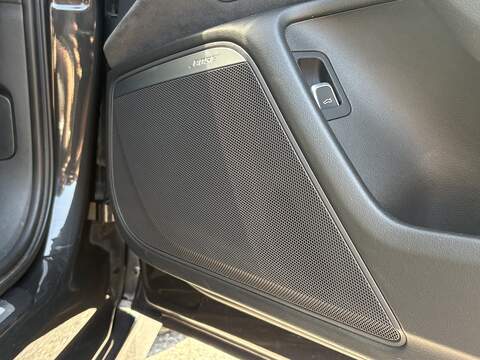 Audi A6 Avant TDI ultra Black Edition - U682