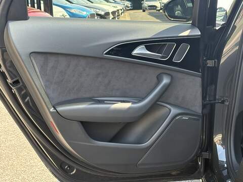 Audi A6 Avant TDI ultra Black Edition - U682