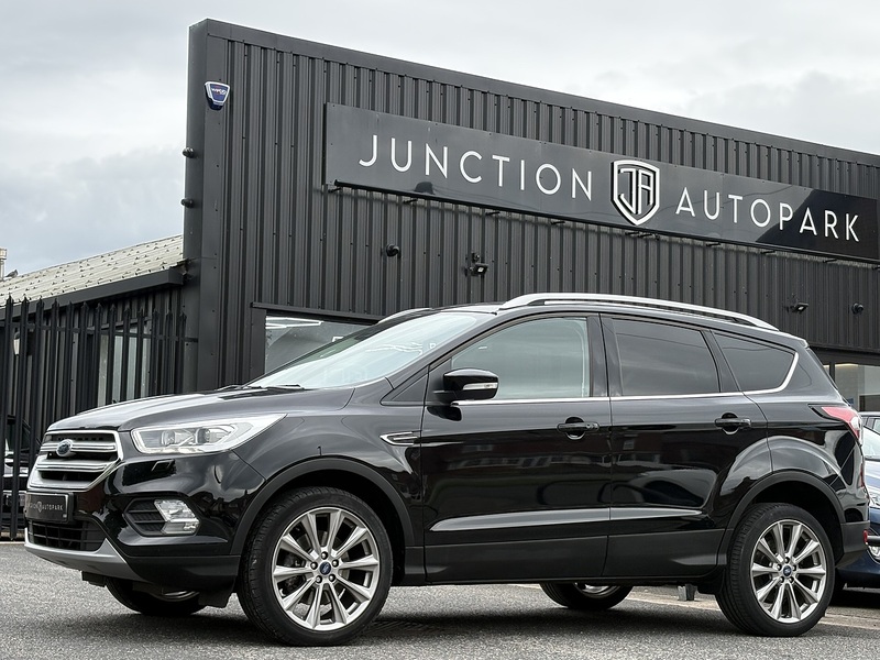 Ford Kuga T EcoBoost Titanium X Edition - U688