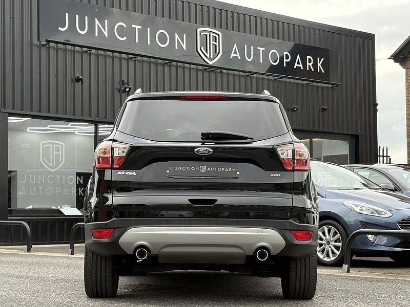 Ford Kuga T EcoBoost Titanium X Edition - U688