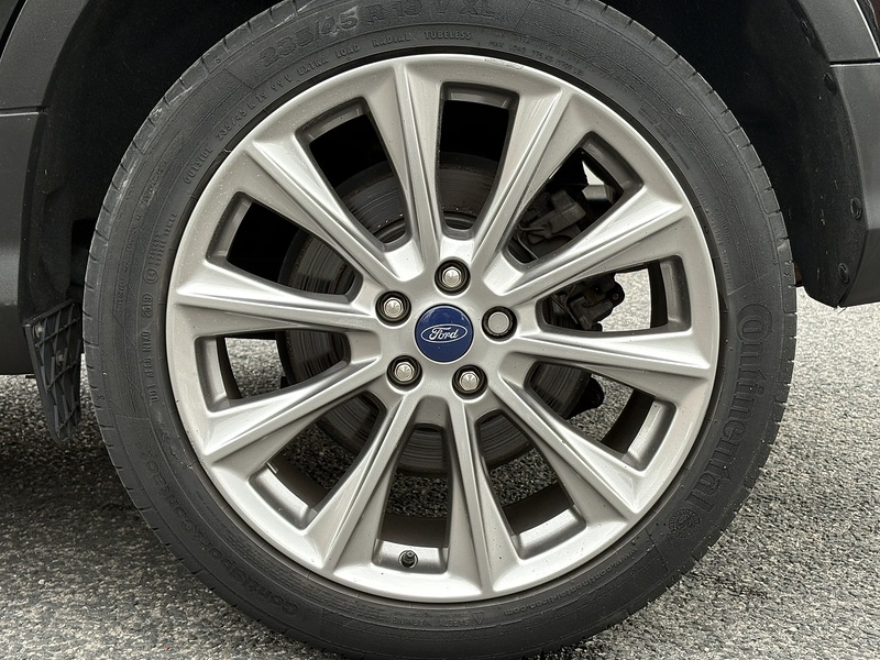 Ford Kuga T EcoBoost Titanium X Edition - U688