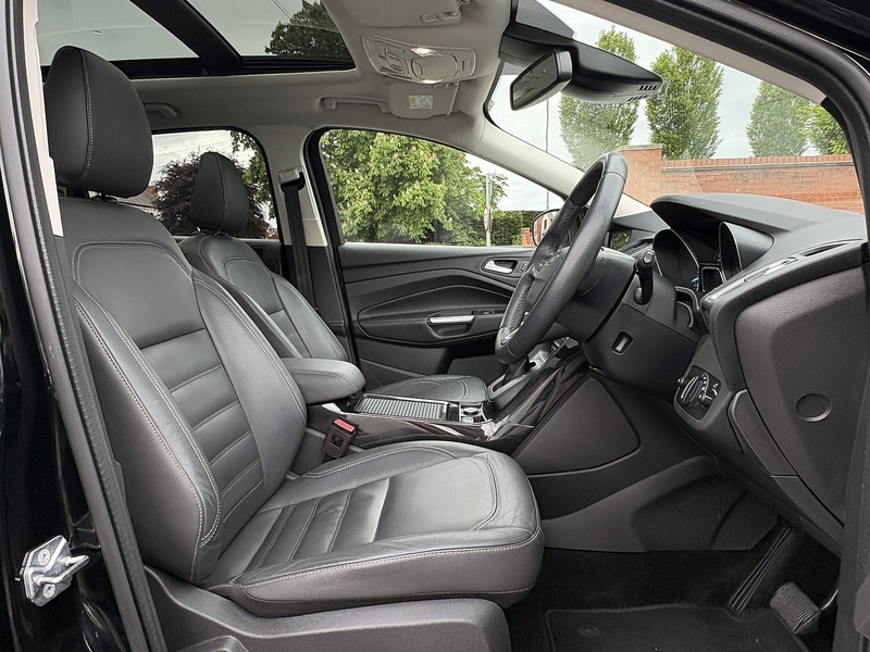 Ford Kuga T EcoBoost Titanium X Edition - U688