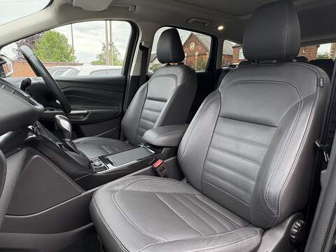 Ford Kuga T EcoBoost Titanium X Edition - U688
