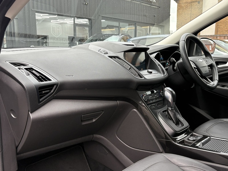 Ford Kuga T EcoBoost Titanium X Edition - U688