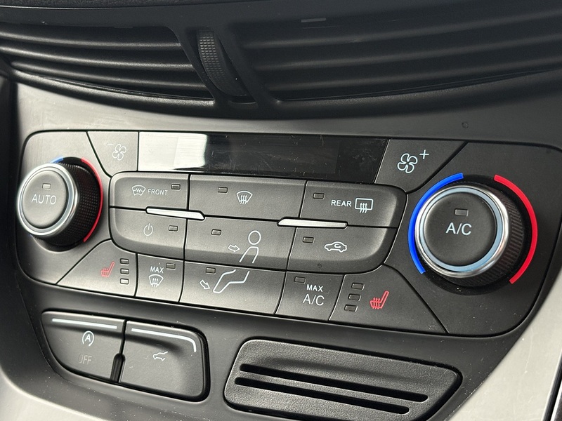 Ford Kuga T EcoBoost Titanium X Edition - U688