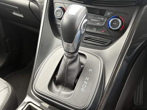 Ford Kuga T EcoBoost Titanium X Edition - U688