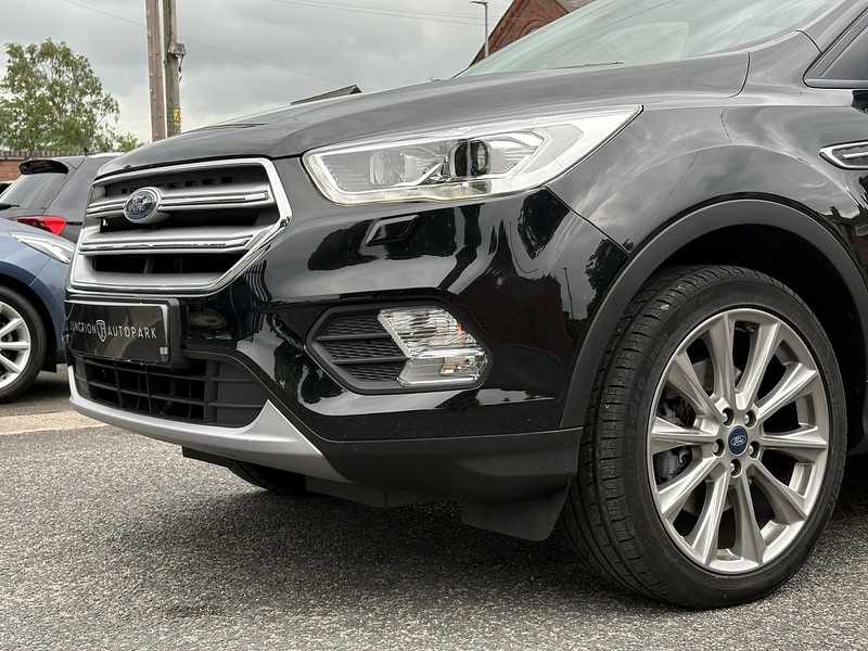 Ford Kuga T EcoBoost Titanium X Edition - U688