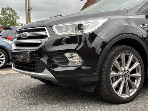 Ford Kuga T EcoBoost Titanium X Edition - U688