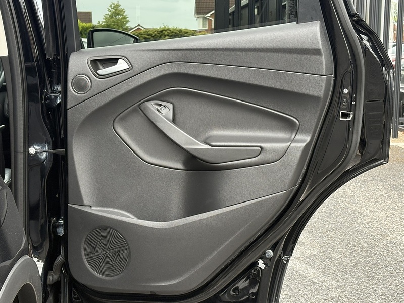 Ford Kuga T EcoBoost Titanium X Edition - U688