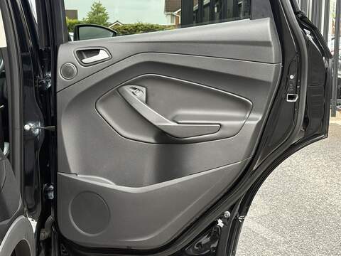 Ford Kuga T EcoBoost Titanium X Edition - U688