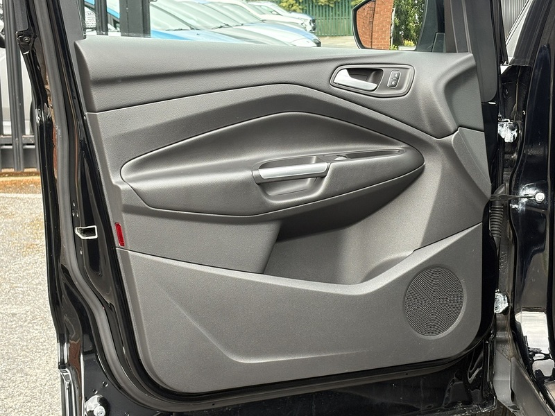 Ford Kuga T EcoBoost Titanium X Edition - U688
