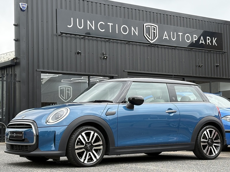 MINI Hatch Cooper Exclusive - U692