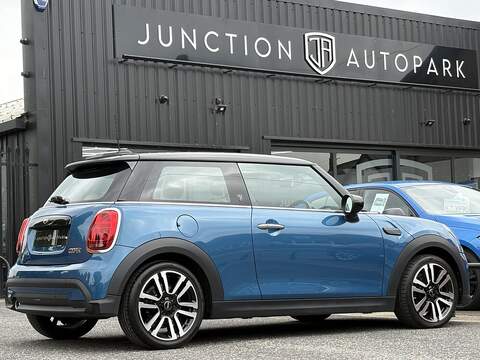 MINI Hatch Cooper Exclusive - U692
