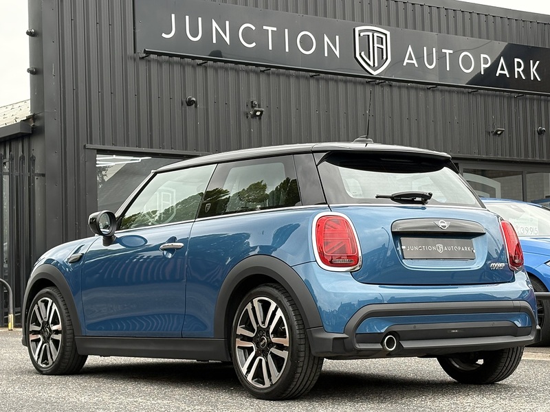 MINI Hatch Cooper Exclusive - U692