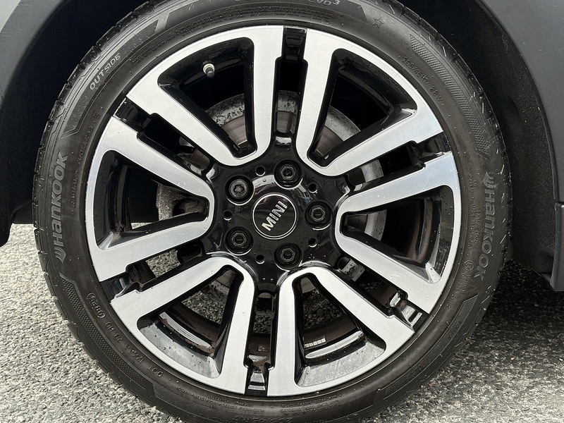 MINI Hatch Cooper Exclusive - U692