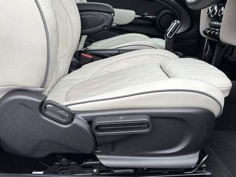 MINI Hatch Cooper Exclusive - U692