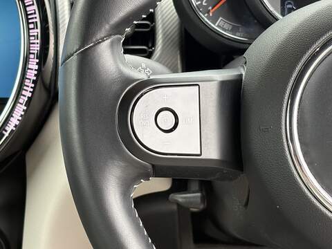 MINI Hatch Cooper Exclusive - U692