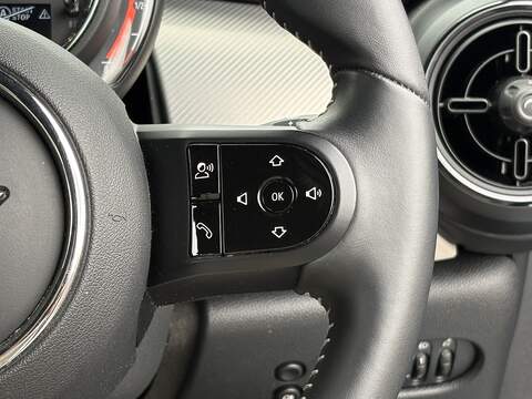 MINI Hatch Cooper Exclusive - U692