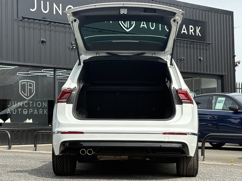 Volkswagen Tiguan TDI BlueMotion Tech R-Line - U696