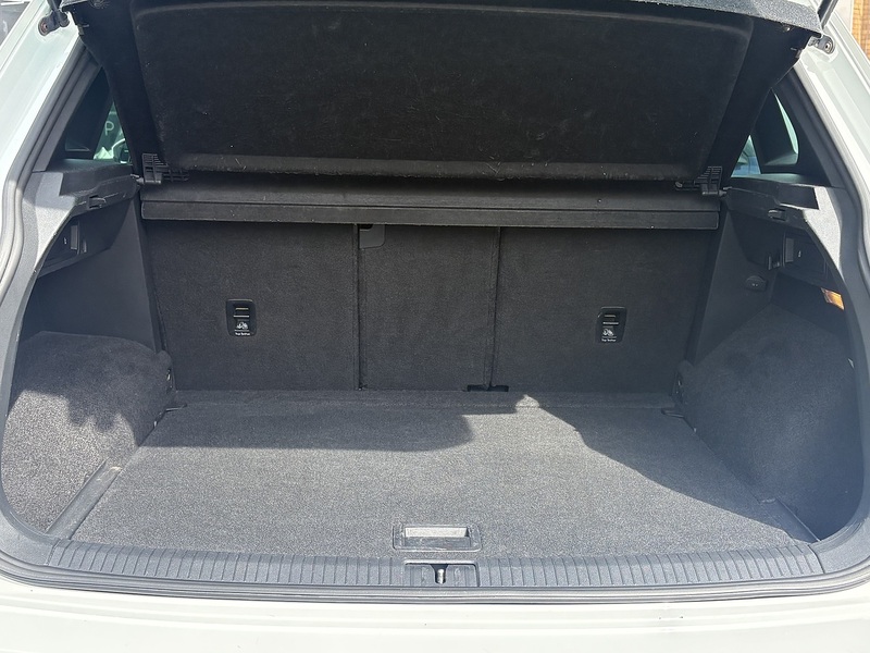 Volkswagen Tiguan TDI BlueMotion Tech R-Line - U696