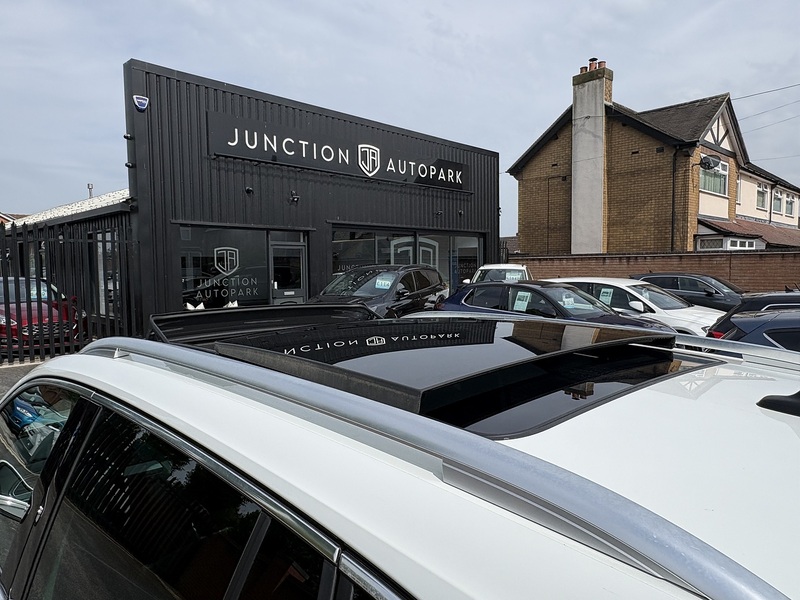 Volkswagen Tiguan TDI BlueMotion Tech R-Line - U696