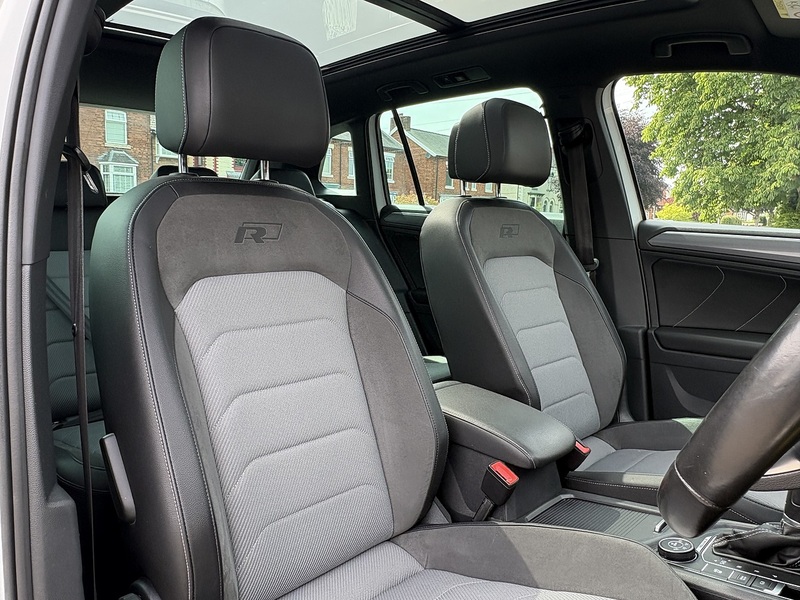 Volkswagen Tiguan TDI BlueMotion Tech R-Line - U696