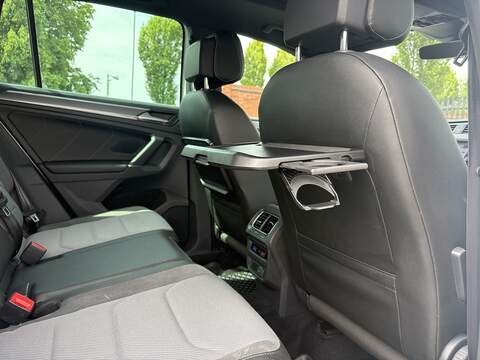 Volkswagen Tiguan TDI BlueMotion Tech R-Line - U696