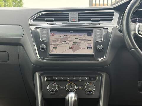 Volkswagen Tiguan TDI BlueMotion Tech R-Line - U696