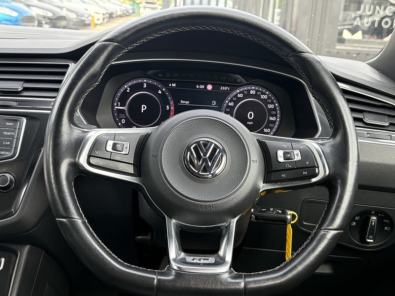 Volkswagen Tiguan TDI BlueMotion Tech R-Line - U696