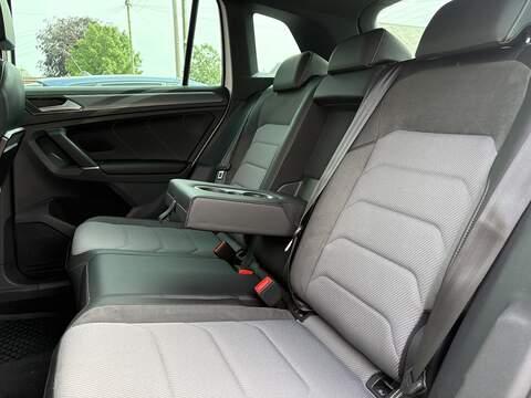 Volkswagen Tiguan TDI BlueMotion Tech R-Line - U696