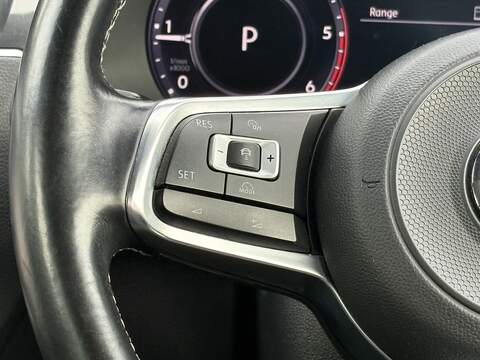 Volkswagen Tiguan TDI BlueMotion Tech R-Line - U696