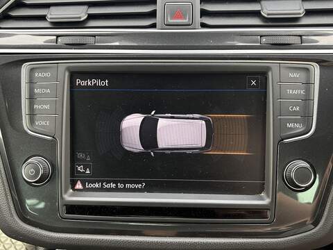 Volkswagen Tiguan TDI BlueMotion Tech R-Line - U696