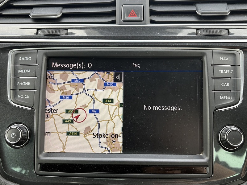 Volkswagen Tiguan TDI BlueMotion Tech R-Line - U696