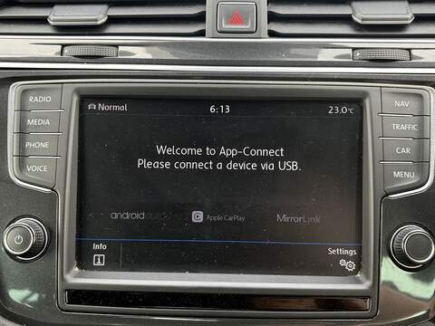 Volkswagen Tiguan TDI BlueMotion Tech R-Line - U696