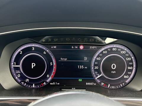 Volkswagen Tiguan TDI BlueMotion Tech R-Line - U696
