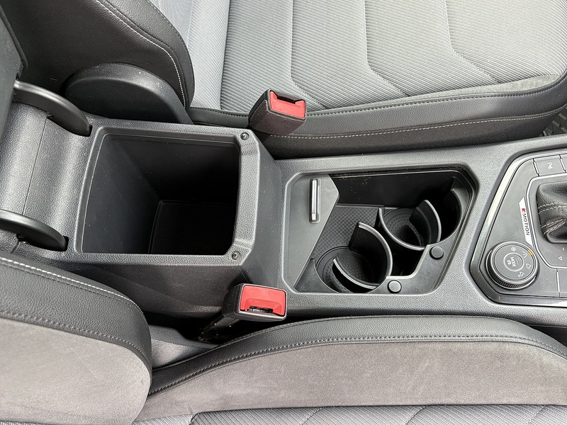 Volkswagen Tiguan TDI BlueMotion Tech R-Line - U696