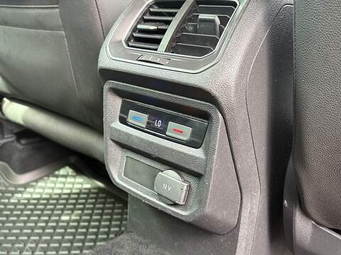 Volkswagen Tiguan TDI BlueMotion Tech R-Line - U696