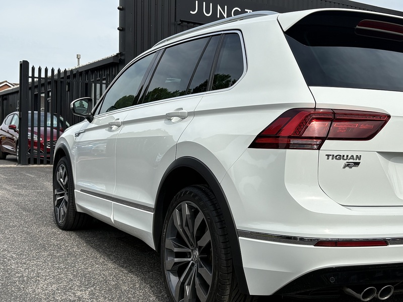 Volkswagen Tiguan TDI BlueMotion Tech R-Line - U696