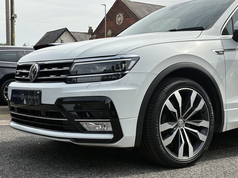 Volkswagen Tiguan TDI BlueMotion Tech R-Line - U696