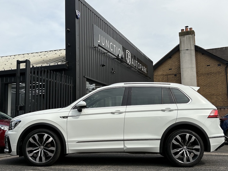 Volkswagen Tiguan TDI BlueMotion Tech R-Line - U696