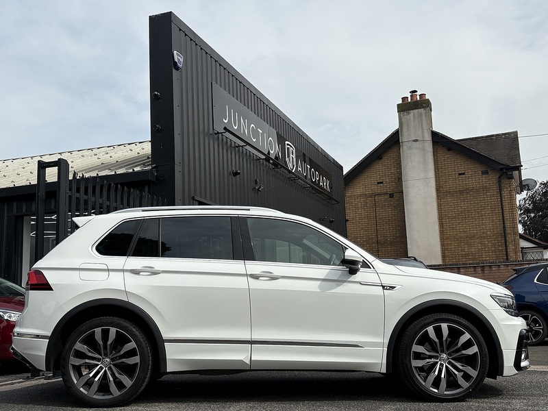 Volkswagen Tiguan TDI BlueMotion Tech R-Line - U696