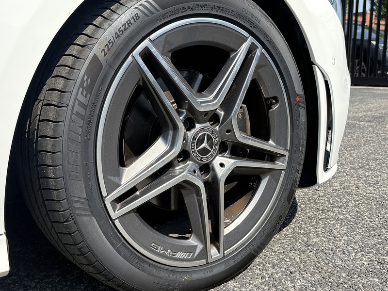Mercedes-Benz CLA CLA180 AMG Line - U698