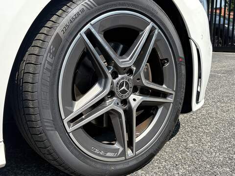 Mercedes-Benz CLA CLA180 AMG Line - U698