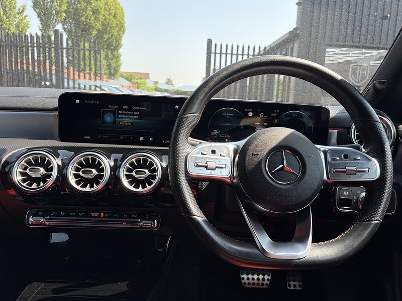 Mercedes-Benz CLA CLA180 AMG Line - U698