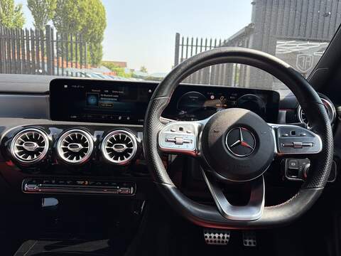 Mercedes-Benz CLA CLA180 AMG Line - U698