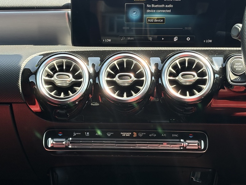 Mercedes-Benz CLA CLA180 AMG Line - U698